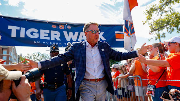 Hugh Freeze during Tiger Walk before Auburn vs Georgia. Eric Starling/Auburn Daily